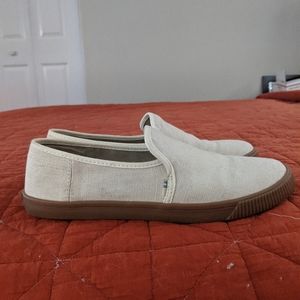 Tom's birch women's Clemente slip ons size 8